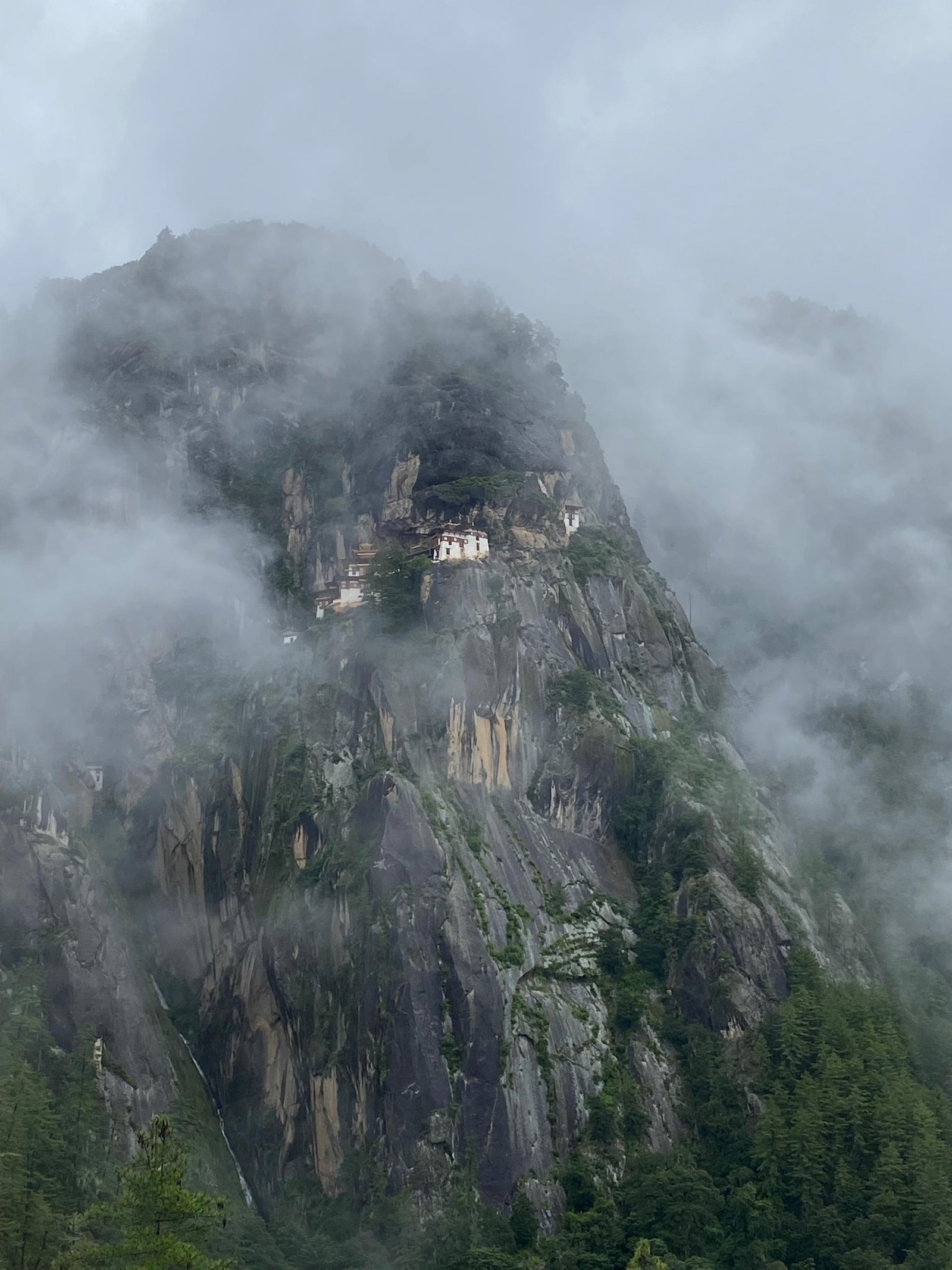 BHUTAN BEYOND THE ORDINARY